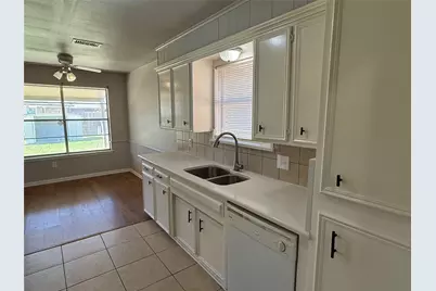 417 Linda Drive, Burleson, TX 76028 - Photo 5