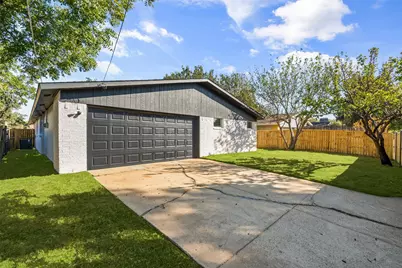 717 Bluebonnet Drive, Grand Prairie, TX 75052 - Photo 37