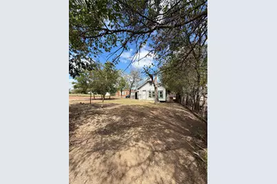 325 Pine Street, Ranger, TX 76470 - Photo 3