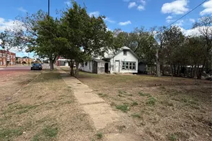 325 Pine St, Ranger, TX 76470 - Photo 7
