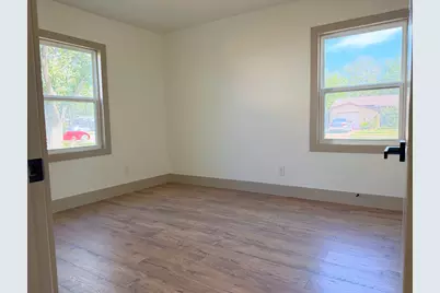 2219 Morgan Street, Irving, TX 75062 - Photo 9