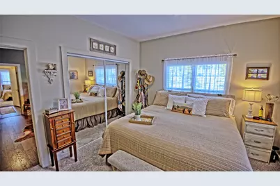 308 E Evans Street, Saint Jo, TX 76265 - Photo 5