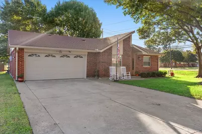 2702 Pebble Beach Drive, Lancaster, TX 75134 - Photo 3