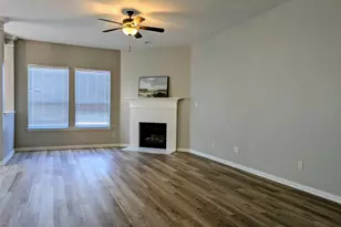 1609 Kittyhawk Dr, Little Elm, TX 75068 - Photo 5