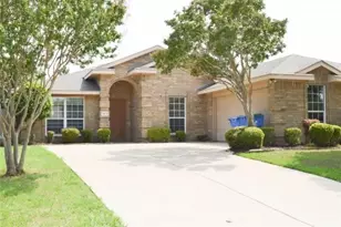 7402 Northpoint Dr, Rowlett, TX 75089 - Photo 1