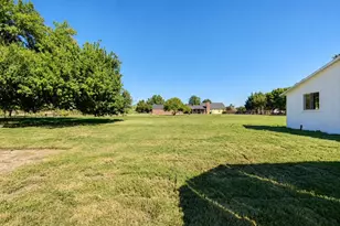 107 Locust Dr, Oak Leaf, TX 75154 - Photo 13