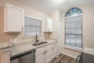 1521 Eastview Street, Fort Worth, TX 76134 - Photo 13