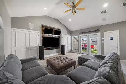 2707 Gaston Avenue, Dallas, TX 75226 - Photo 11
