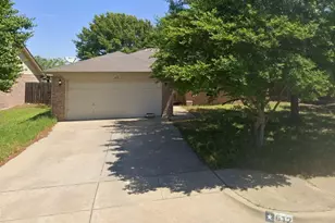 612 Creekview Dr, Burleson, TX 76028 - Photo 1