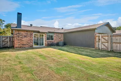 2219 Crockett Drive, Carrollton, TX 75006 - Photo 15