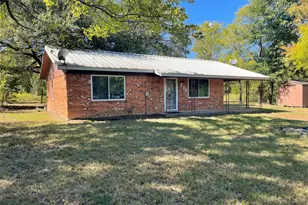 235 Sunset Dr, Fairfield, TX 75840 - Photo 1