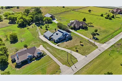 211 Hunter Pass, Waxahachie, TX 75165 - Photo 3