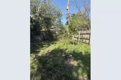 809 E 6th Street, Irving, TX 75060 - Photo 7