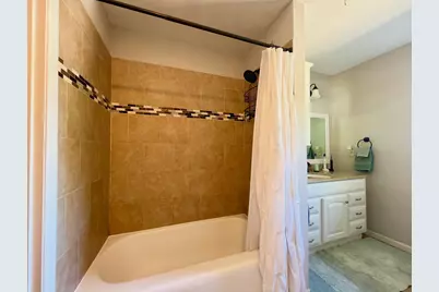 633 Oakwood Avenue, Hurst, TX 76053 - Photo 13