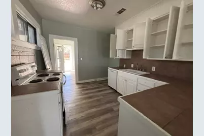 1300 N Oak Avenue, Mineral Wells, TX 76067 - Photo 3