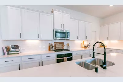 1113 Canuela Way, Justin, TX 76247 - Photo 5