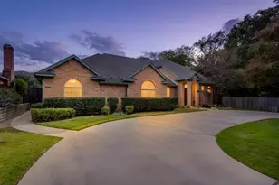 1813 W Wall St, Grapevine, TX 76051 - Photo 1