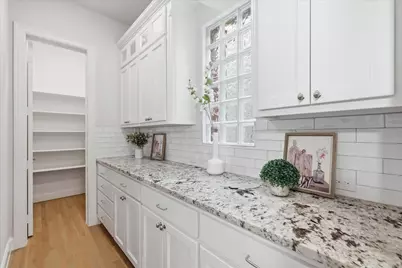 564 Courtyard Lane, Irving, TX 75039 - Photo 13