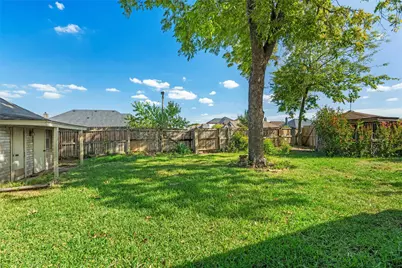 3648 Village Green Drive, Grand Prairie, TX 75052 - Photo 25