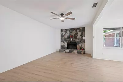 1734 Glen Key Street, Grand Prairie, TX 75051 - Photo 3