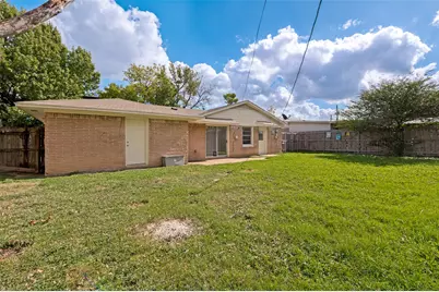 1734 Glen Key Street, Grand Prairie, TX 75051 - Photo 25