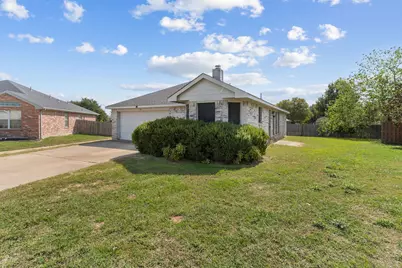 236 Kings Way Court, Rhome, TX 76078 - Photo 3