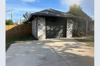 724 Oak Park Drive, Azle, TX 76020 - Photo 3