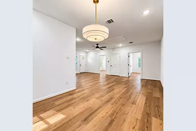 808 Oakhurst Street #2, Houston, TX 77023 - Photo 5