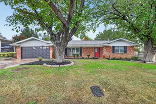 913 Queens Way, Bedford, TX 76021 - Photo 1