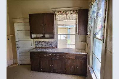 426 N Houston Street, Lorena, TX 76655 - Photo 35