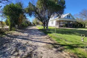 426 N Houston St, Lorena, TX 76655 - Photo 9