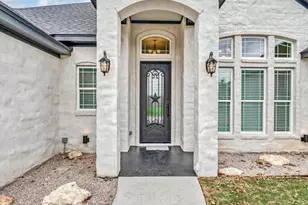 505 S Navajo Trail, McGregor, TX 76657 - Photo 3