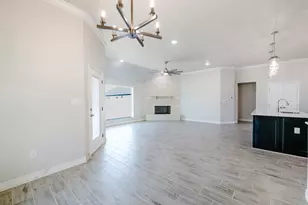 809 Sunny's Halo Dr, Hewitt, TX 76643 - Photo 13