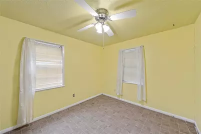 518 E Avenue G, Rosebud, TX 76570 - Photo 13
