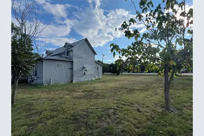 201 N Wiebusch Street, Riesel, TX 76682 - Photo 5