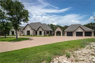 1136 Queen Elizabeth Dr, McGregor, TX 76657 - Photo 5