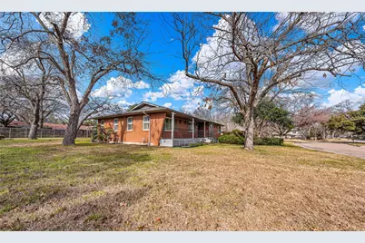 2300 Starr Drive, Waco, TX 76710 - Photo 11