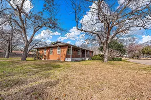 2300 Starr Dr, Waco, TX 76710 - Photo 11