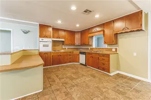 1312 W 3rd St, McGregor, TX 76657 - Photo 13