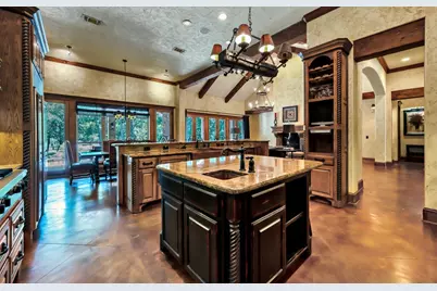 565 Lost Hunters Canyon, China Spring, TX 76633 - Photo 19