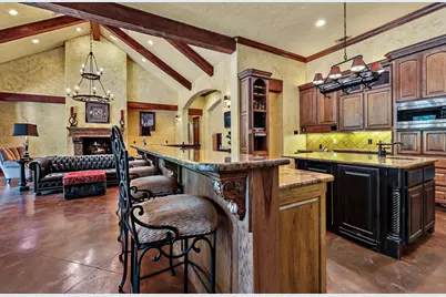 565 Lost Hunters Canyon, China Spring, TX 76633 - Photo 17