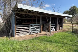 404 E Mignonette St, Kosse, TX 76653 - Photo 17