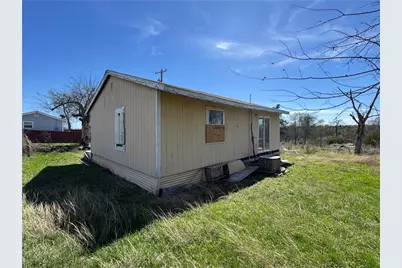 103 Cypress Street, Lott, TX 76656 - Photo 5