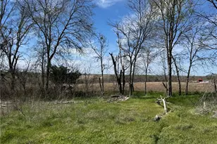 103 Cypress St, Lott, TX 76656 - Photo 7