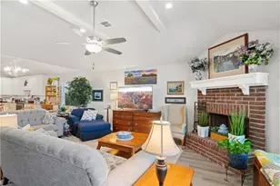 422 Travis Dr, McGregor, TX 76657 - Photo 5