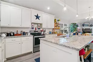 422 Travis Dr, McGregor, TX 76657 - Photo 9