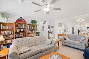 422 Travis Dr, McGregor, TX 76657 - Photo 5