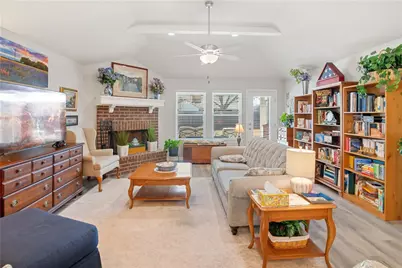 422 Travis Drive, McGregor, TX 76657 - Photo 7