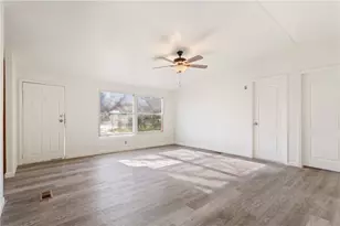 1615 Crockett St, Bellmead, TX 76705 - Photo 11