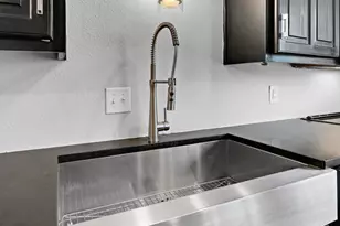 1342 S 12th St, Waco, TX 76706 - Photo 15